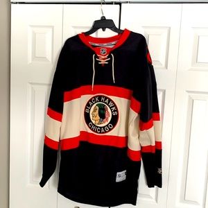 2009 blackhawks winter classic jersey.  No name on the back. XXL.